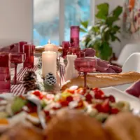 2026.	

Je nous souhaite une année remplie de joie, de santé,
et de ces moments simples qui donnent du sens à tout le reste.

Des tables autour desquelles on se rassemble.
Des lieux qui apaisent.
Des maisons qui prennent soin de ceux qui les habitent.

Je crois profondément au partage, à la beauté vécue,
et aux instants qui rassemblent.

Que cette nouvelle année soit douce, lumineuse,
et profondément humaine.

✨

 #maisonsquifontdubien  #quietluxury  #vivreensemble  #beautéutile #interiorswithsoul #artdevivre